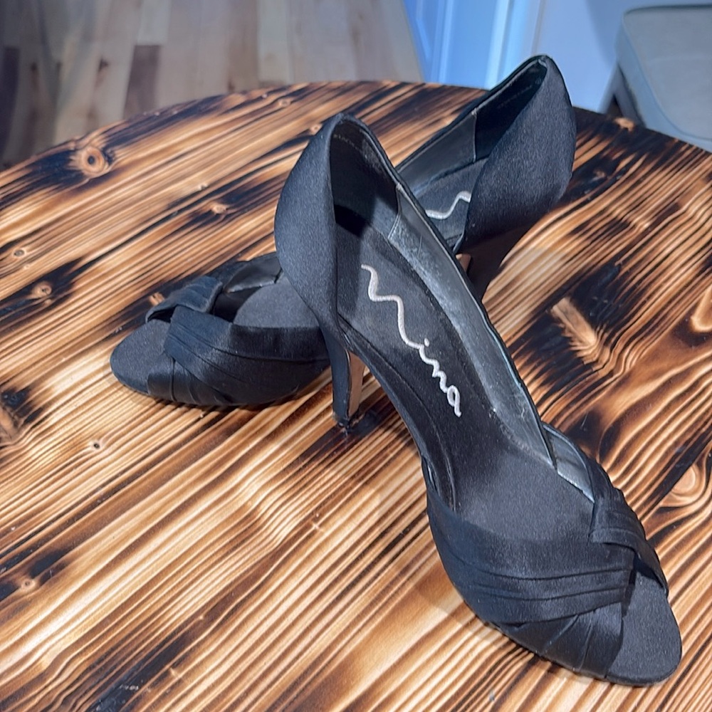 Nina black high heels size 6M worn twice